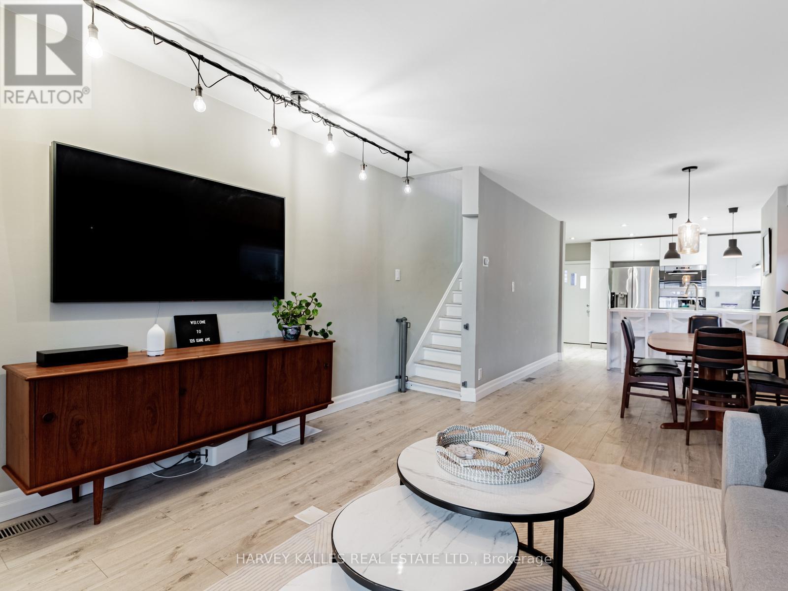 125 Kane Avenue, Toronto, Ontario  M6M 3N1 - Photo 8 - W12964396