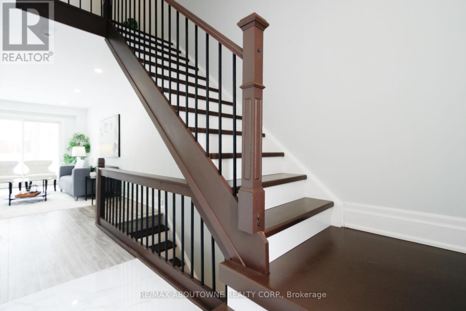 41 - 1532 Lancaster Drive, Oakville, Ontario  L6H 2Z3 - Photo 16 - W12964402