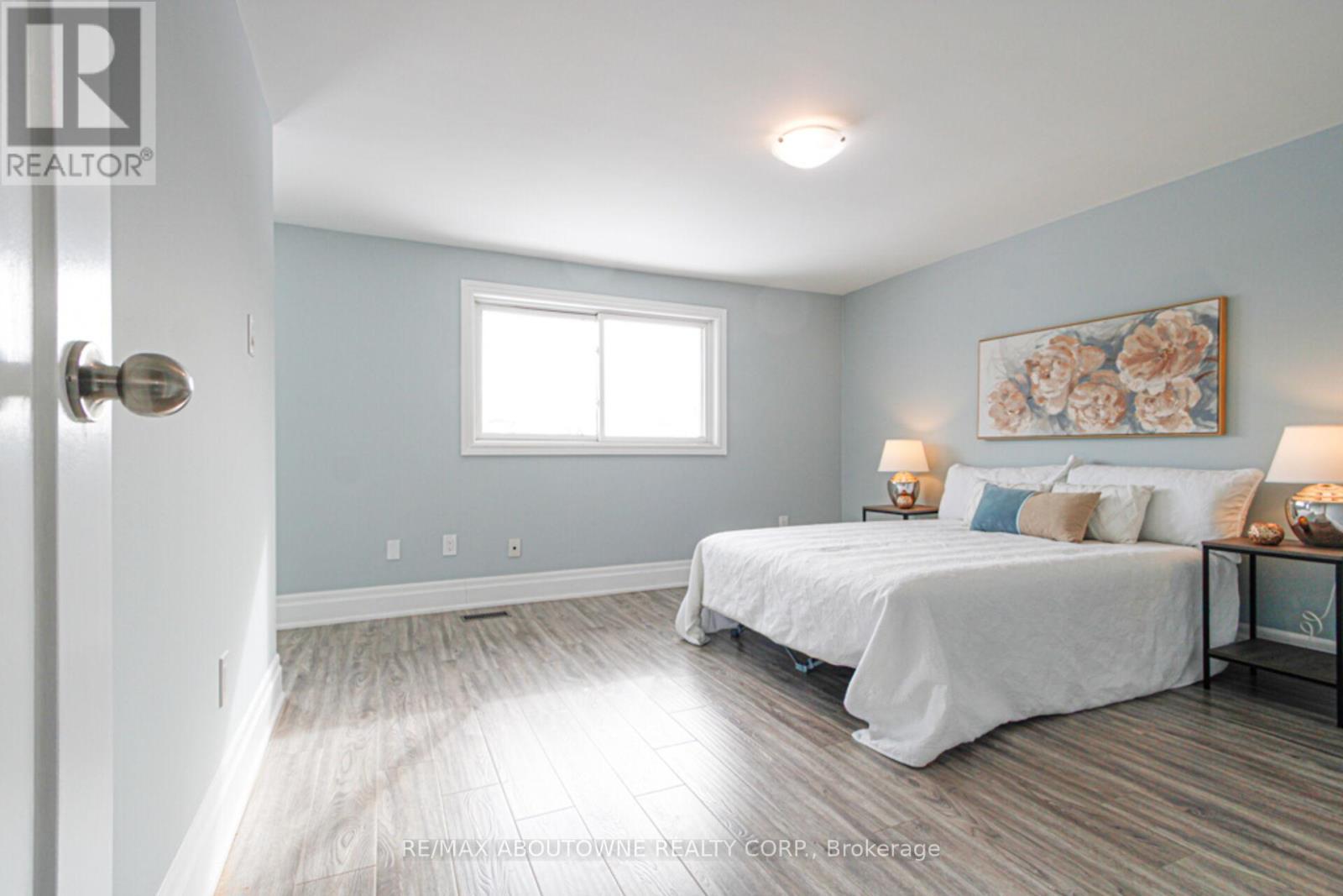 41 - 1532 Lancaster Drive, Oakville, Ontario  L6H 2Z3 - Photo 17 - W12964402