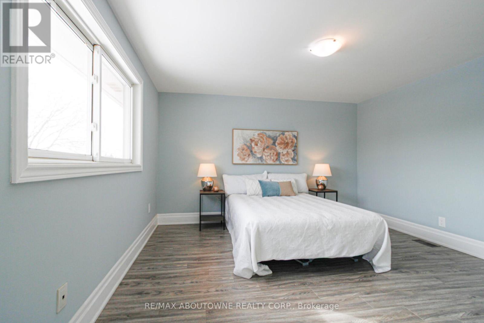 41 - 1532 Lancaster Drive, Oakville, Ontario  L6H 2Z3 - Photo 19 - W12964402