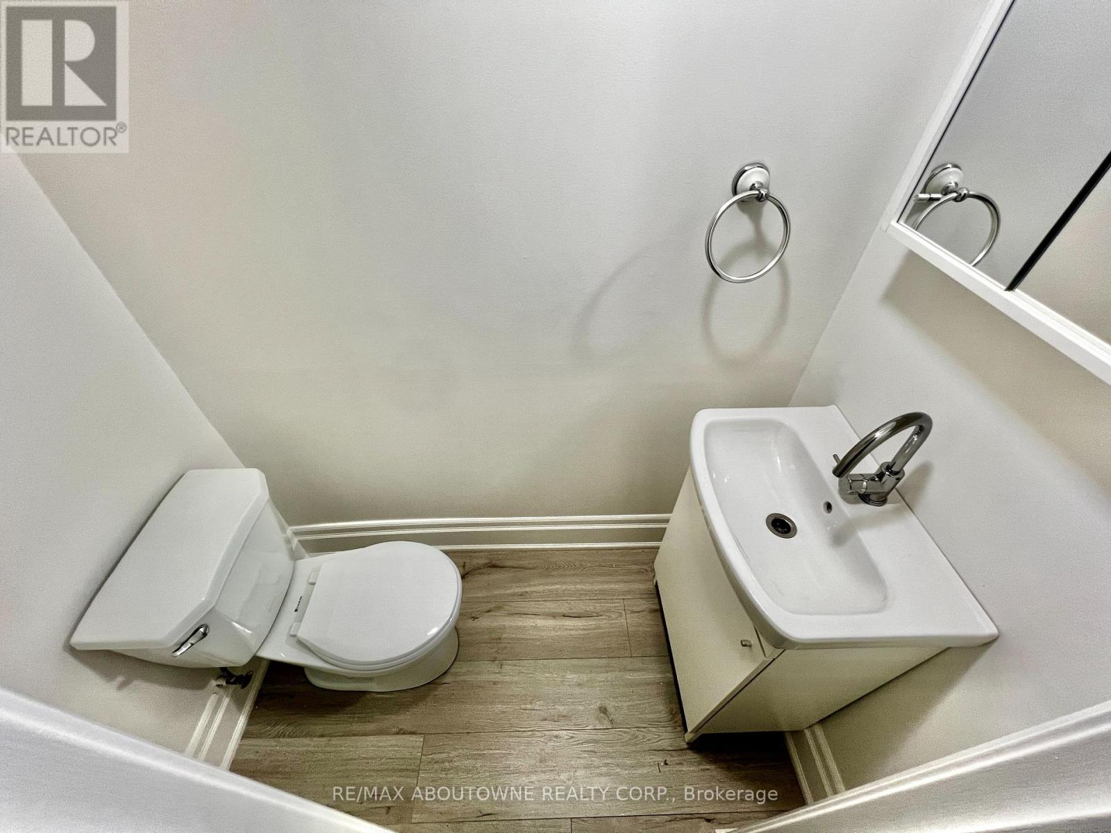 41 - 1532 Lancaster Drive, Oakville, Ontario  L6H 2Z3 - Photo 32 - W12964402