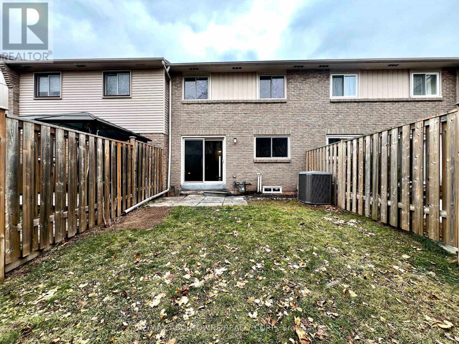 41 - 1532 Lancaster Drive, Oakville, Ontario  L6H 2Z3 - Photo 33 - W12964402