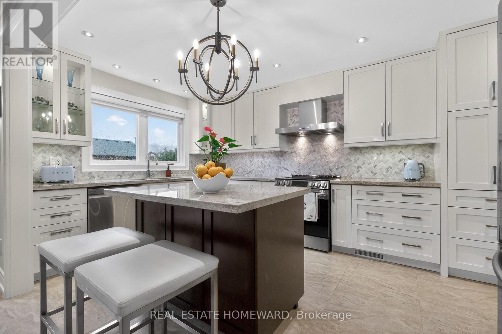 3532 Pinesmoke Crescent, Mississauga, Ontario  L4Y 3L3 - Photo 13 - W12964438