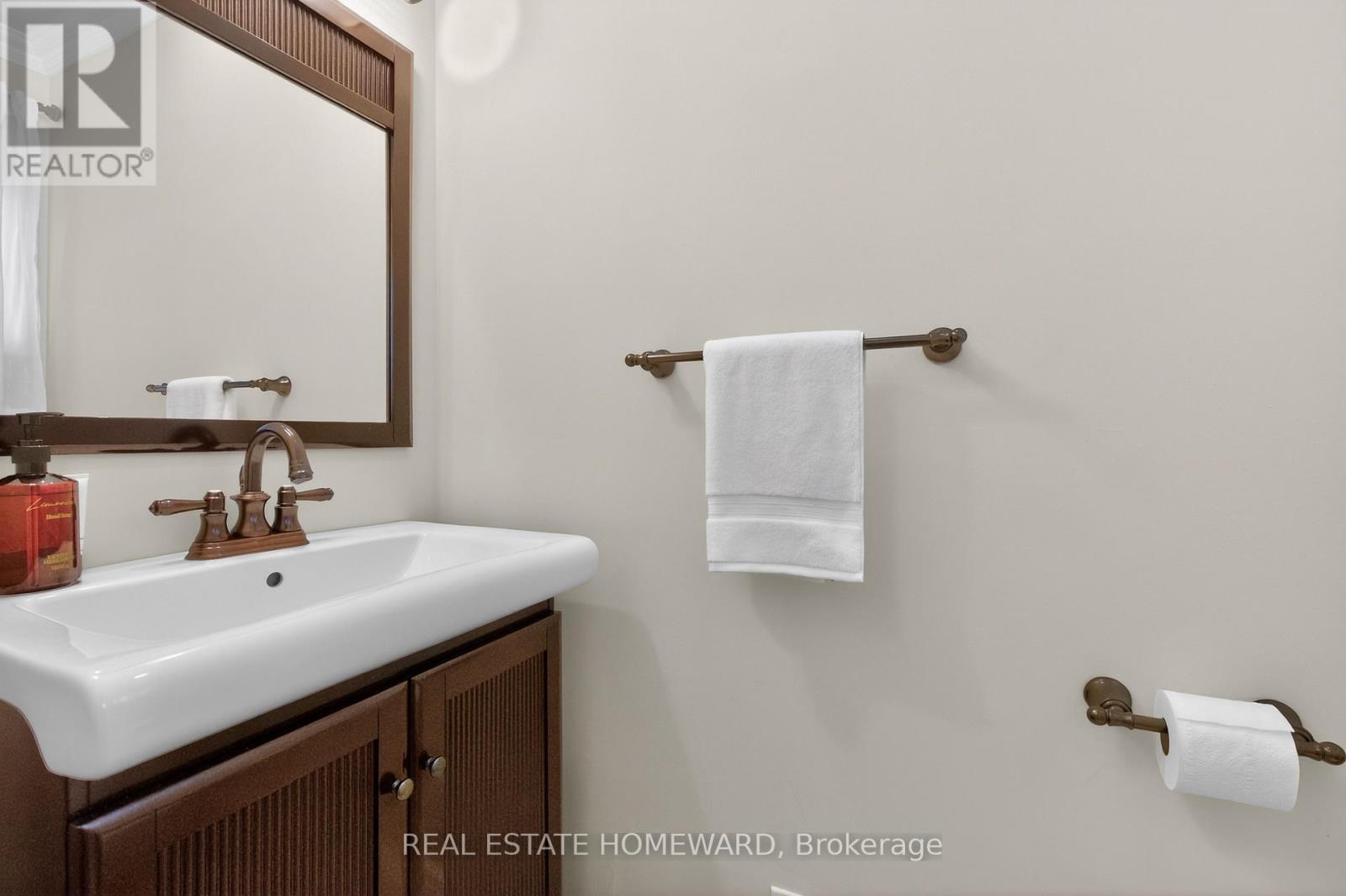 3532 Pinesmoke Crescent, Mississauga, Ontario  L4Y 3L3 - Photo 21 - W12964438