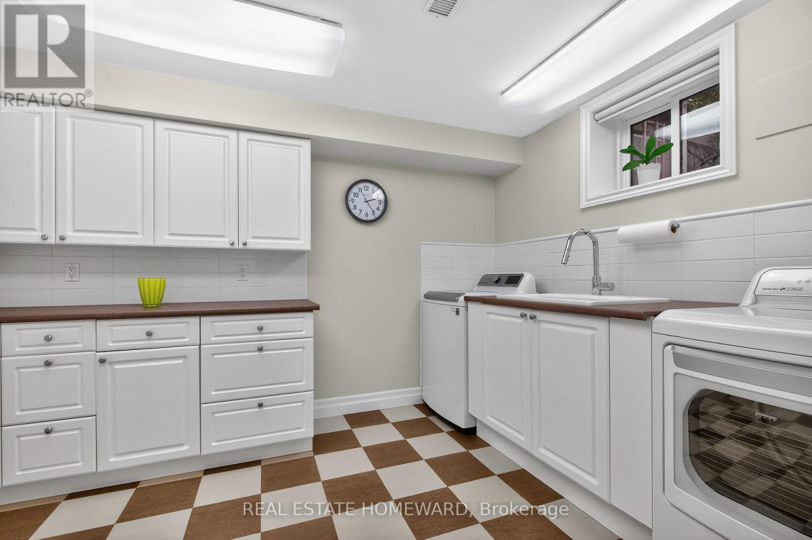 3532 Pinesmoke Crescent, Mississauga, Ontario  L4Y 3L3 - Photo 23 - W12964438