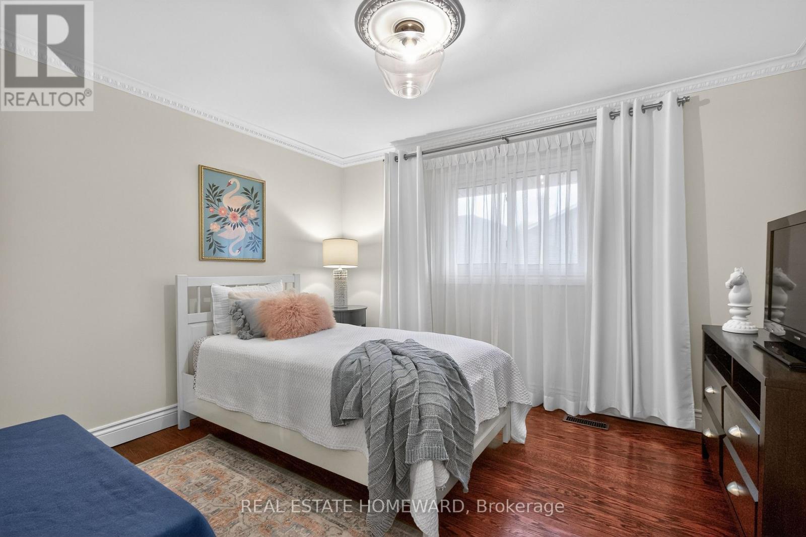 3532 Pinesmoke Crescent, Mississauga, Ontario  L4Y 3L3 - Photo 28 - W12964438