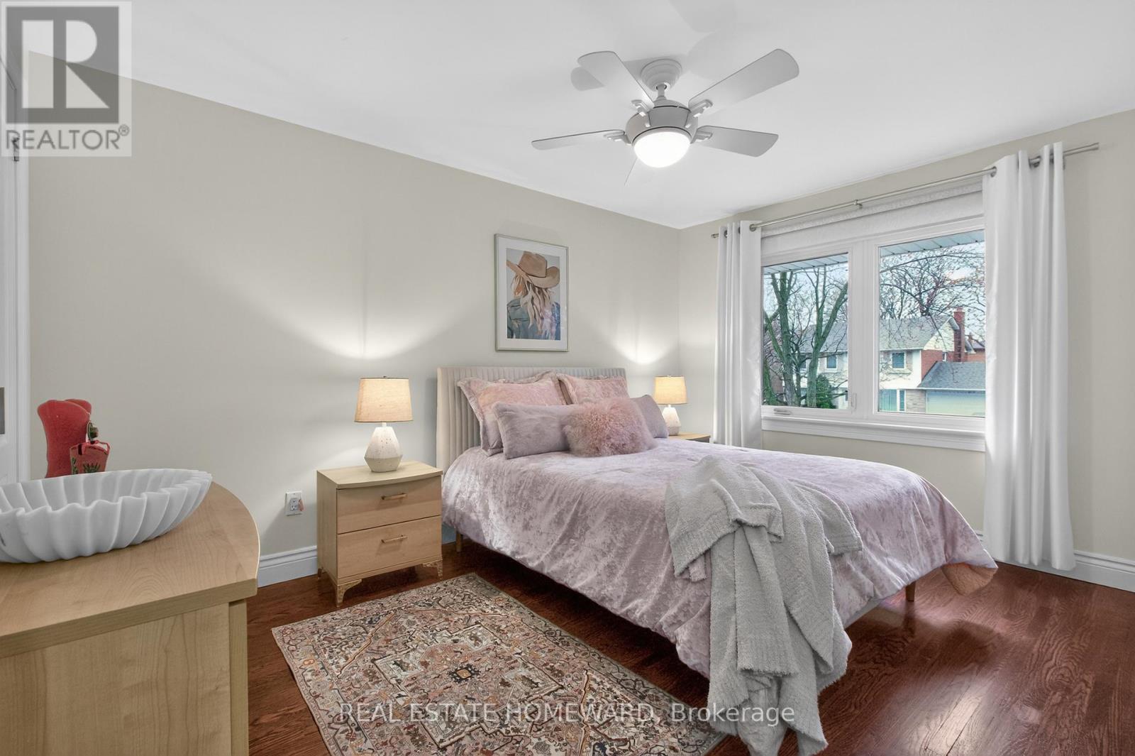 3532 Pinesmoke Crescent, Mississauga, Ontario  L4Y 3L3 - Photo 30 - W12964438