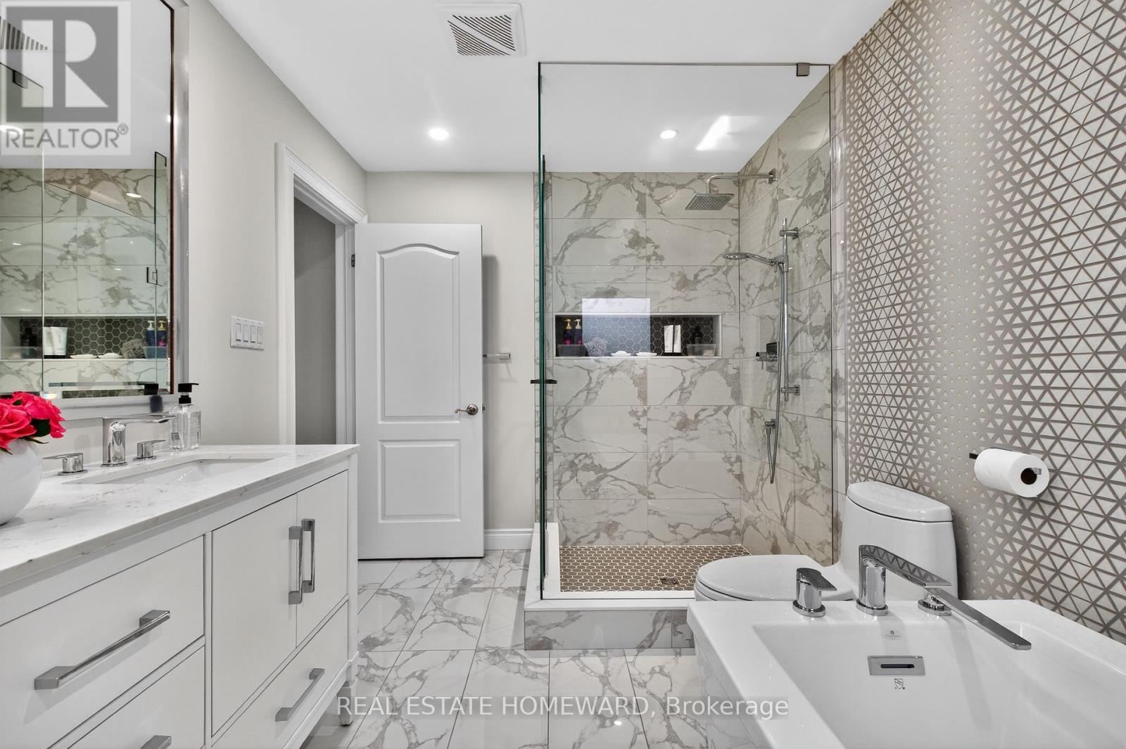 3532 Pinesmoke Crescent, Mississauga, Ontario  L4Y 3L3 - Photo 36 - W12964438