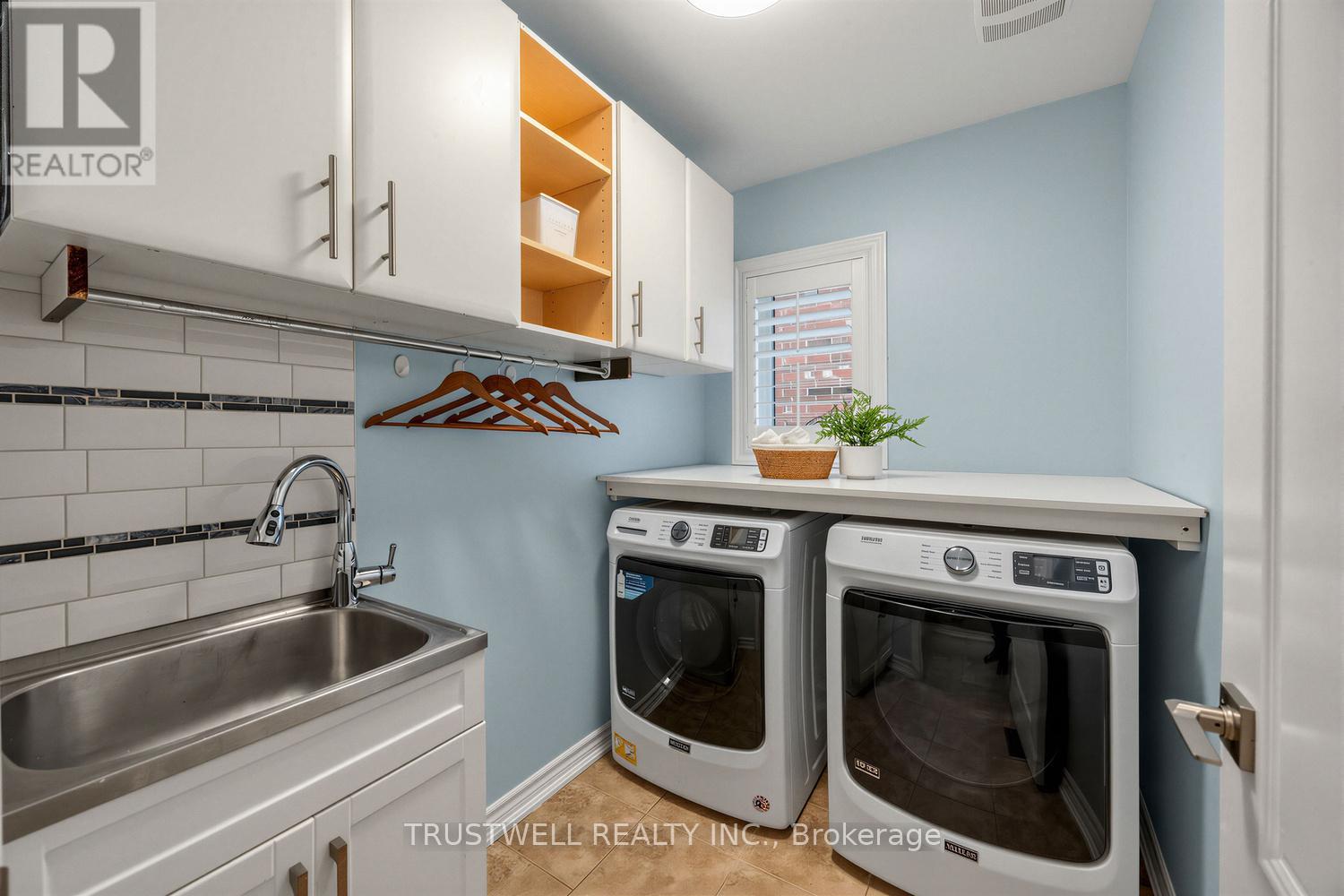 1295 Sim Place, Milton, Ontario  L9T 8M3 - Photo 15 - W12964476