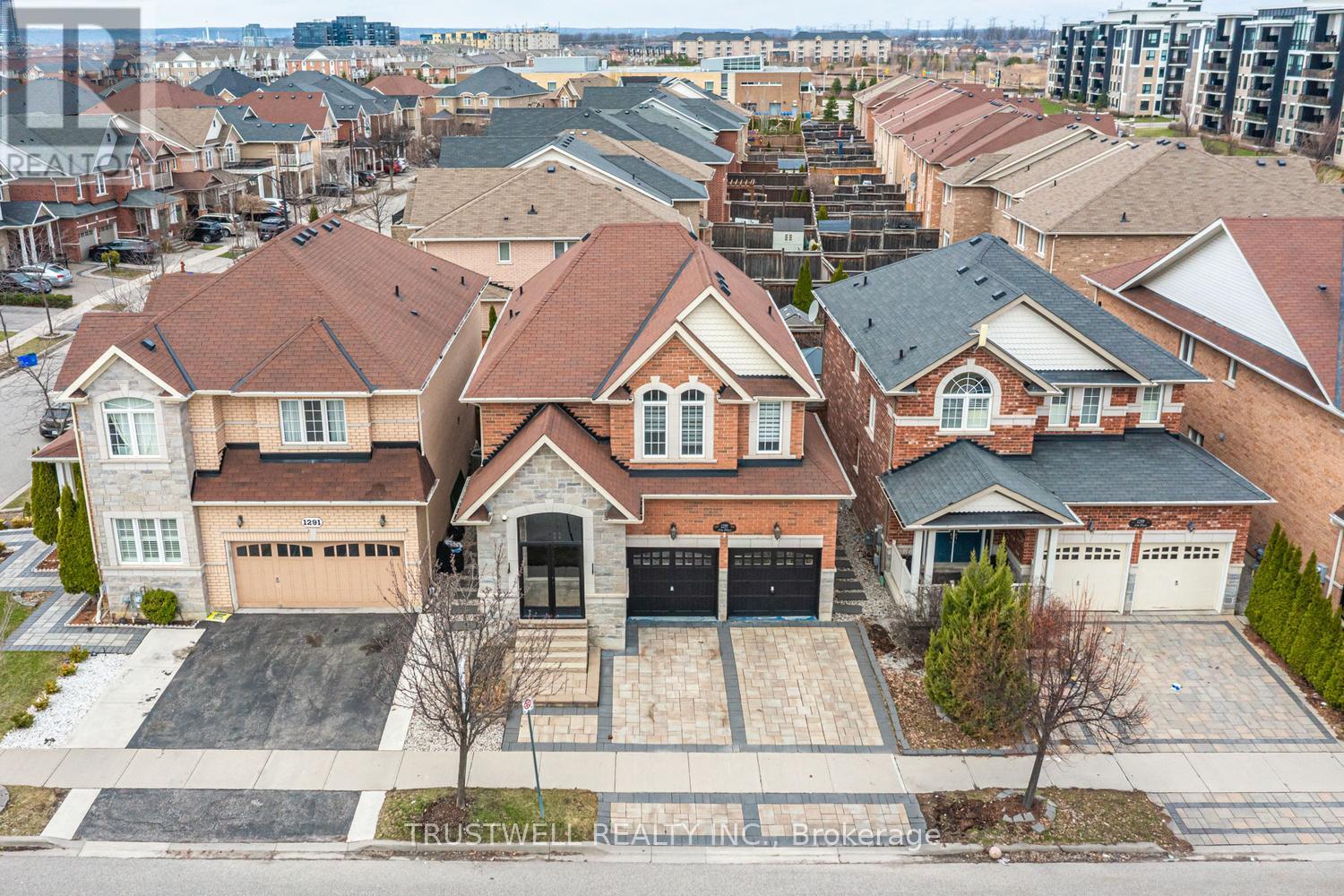 1295 Sim Place, Milton, Ontario  L9T 8M3 - Photo 34 - W12964476