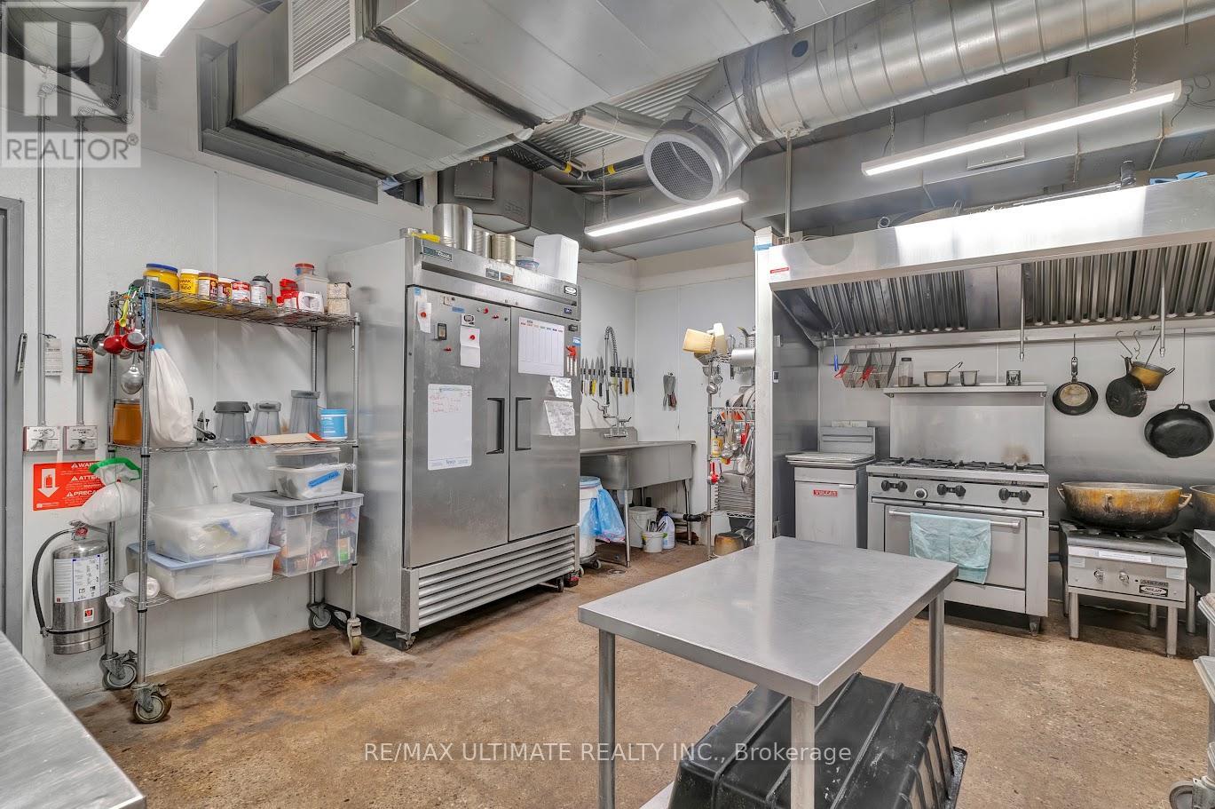 3320 Keele Street, Toronto, Ontario  M3M 2H7 - Photo 11 - W12964512