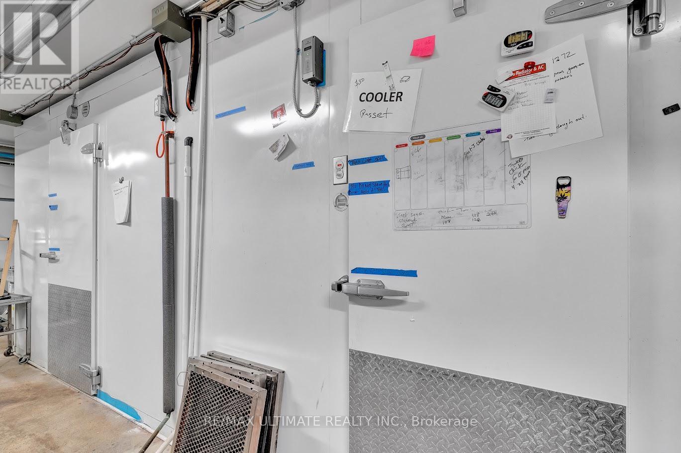 3320 Keele Street, Toronto, Ontario  M3M 2H7 - Photo 16 - W12964512