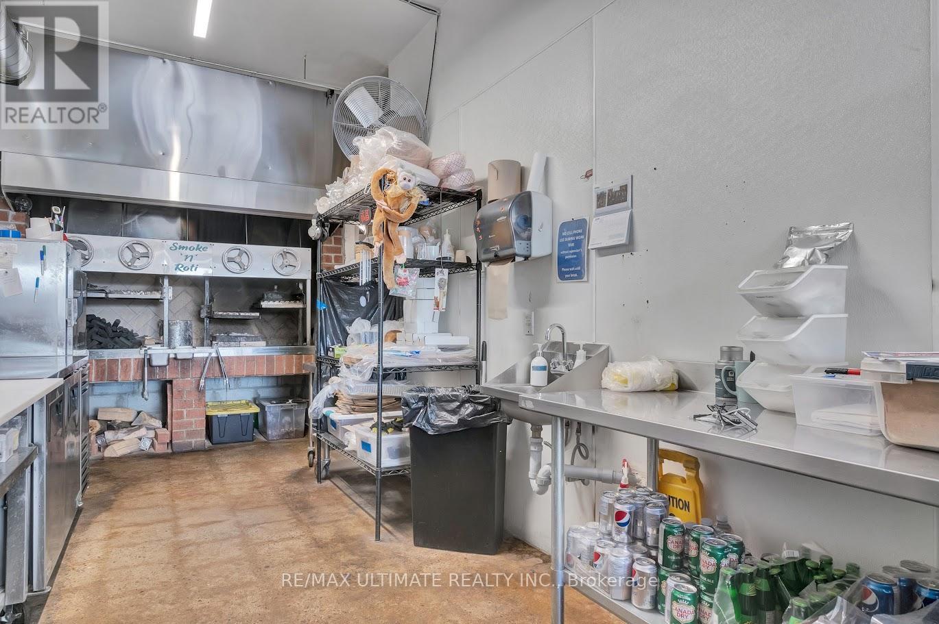 3320 Keele Street, Toronto, Ontario  M3M 2H7 - Photo 5 - W12964512