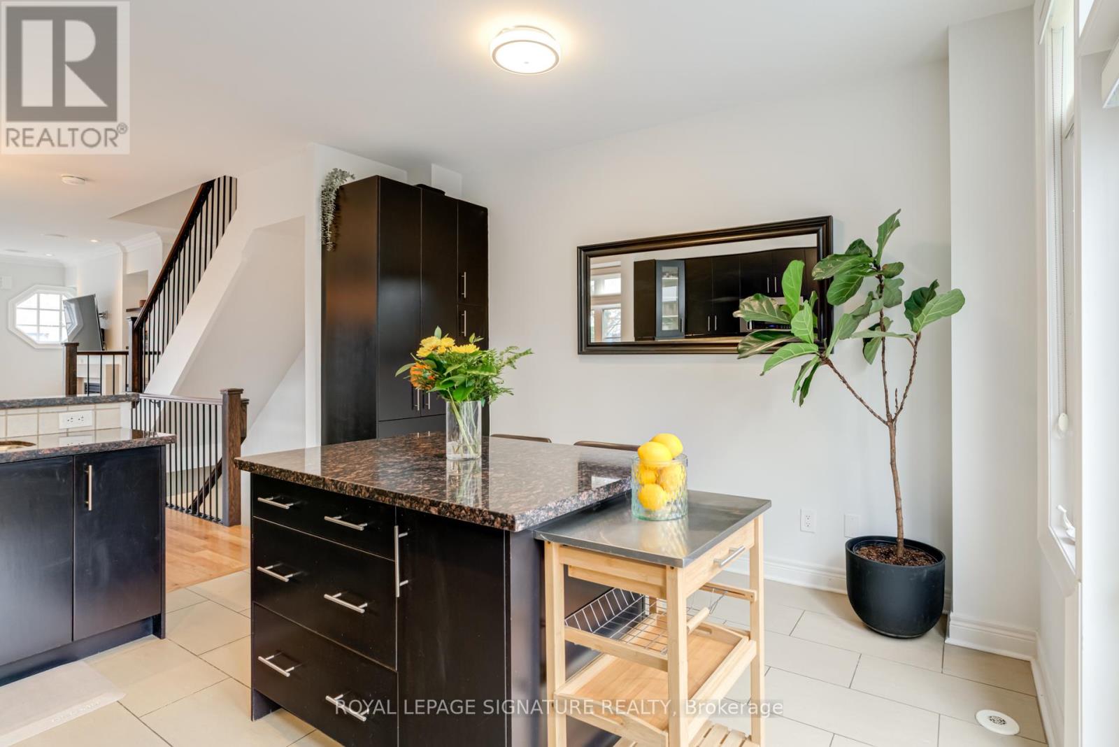 55 Ruby Lang Lane, Toronto, Ontario  M8Z 0B8 - Photo 10 - W12964530