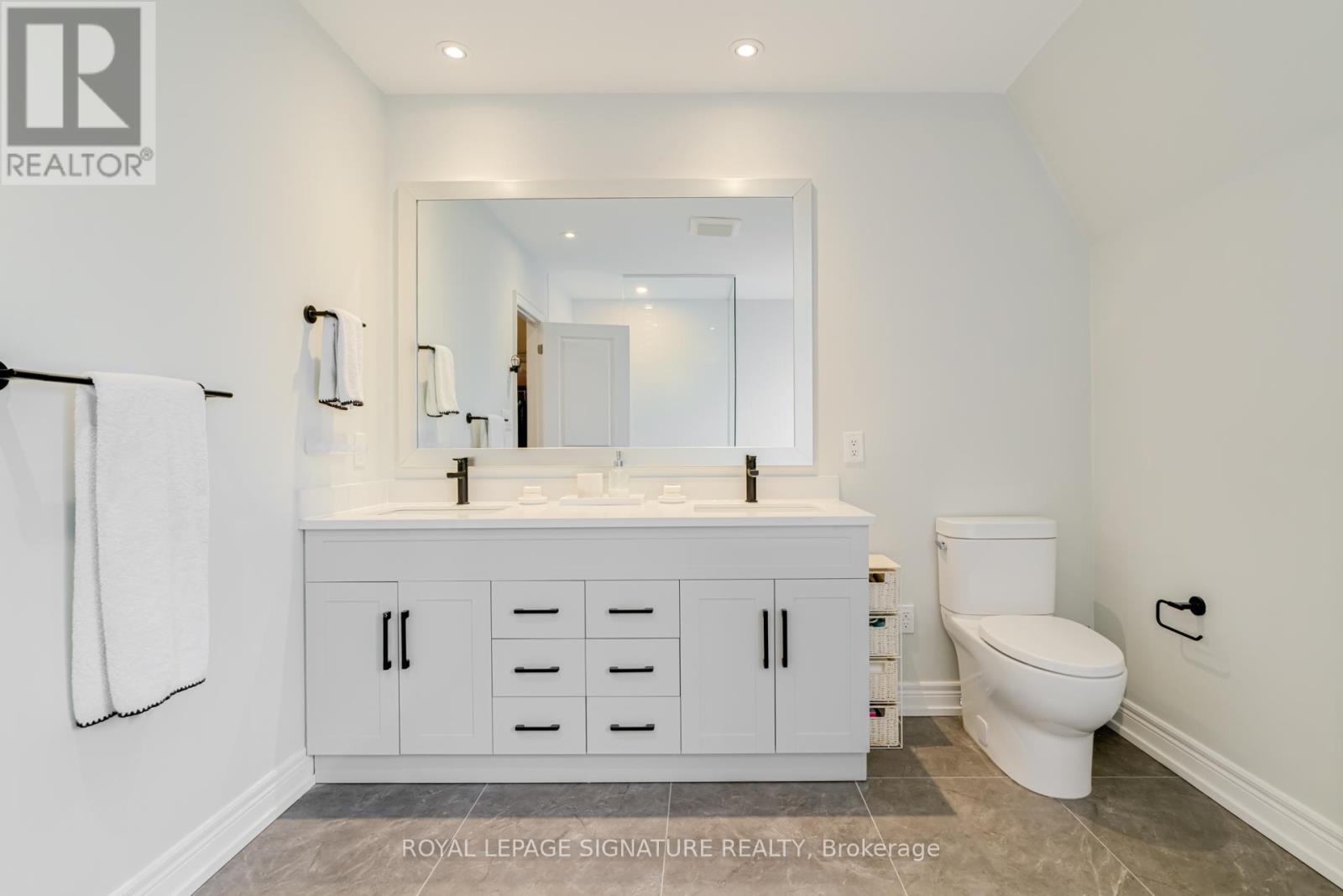 55 Ruby Lang Lane, Toronto, Ontario  M8Z 0B8 - Photo 22 - W12964530