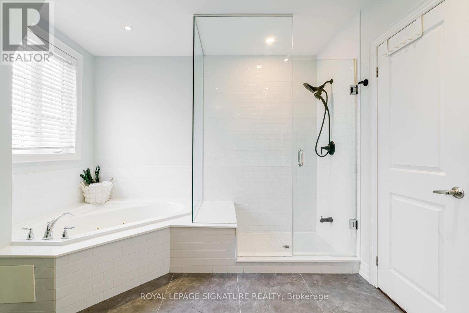 55 Ruby Lang Lane, Toronto, Ontario  M8Z 0B8 - Photo 23 - W12964530