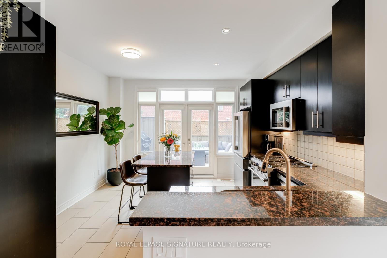 55 Ruby Lang Lane, Toronto, Ontario  M8Z 0B8 - Photo 7 - W12964530