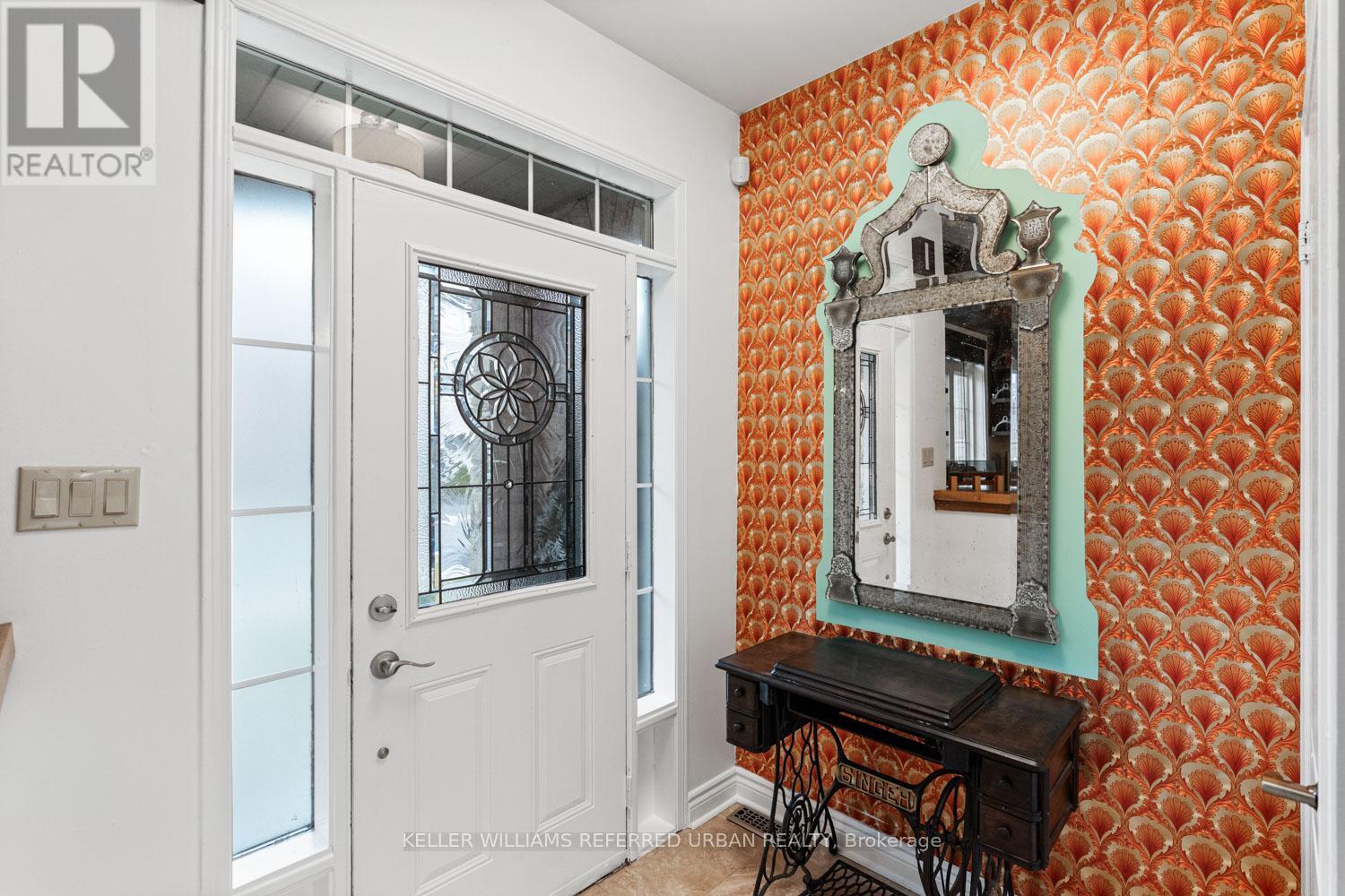 26 Abraham Welsh Road, Toronto, Ontario  M9M 0B7 - Photo 2 - W12964572