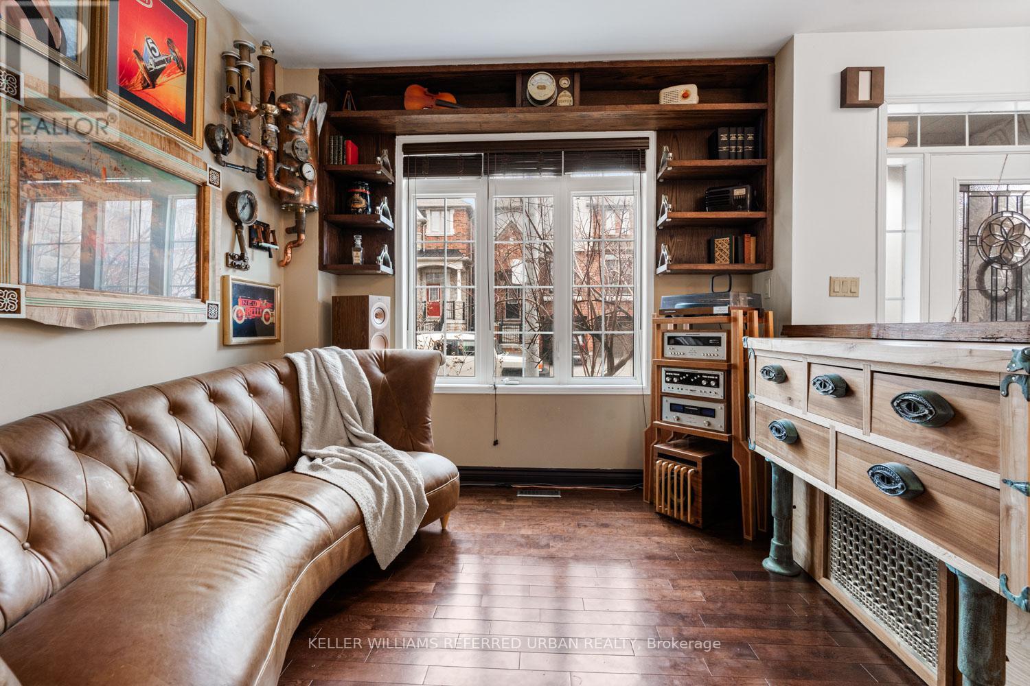 26 Abraham Welsh Road, Toronto, Ontario  M9M 0B7 - Photo 4 - W12964572