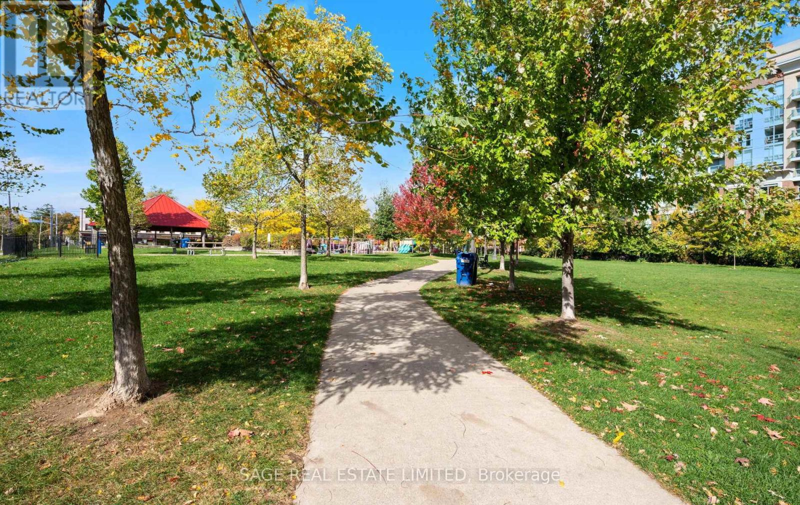 1008 - 15 Michael Power Place, Toronto, Ontario  M9A 5G4 - Photo 25 - W12964588