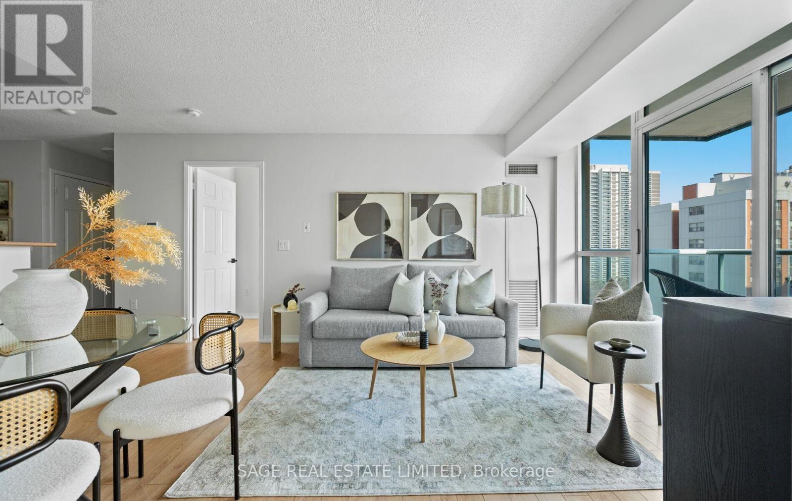 1008 - 15 Michael Power Place, Toronto, Ontario  M9A 5G4 - Photo 3 - W12964588