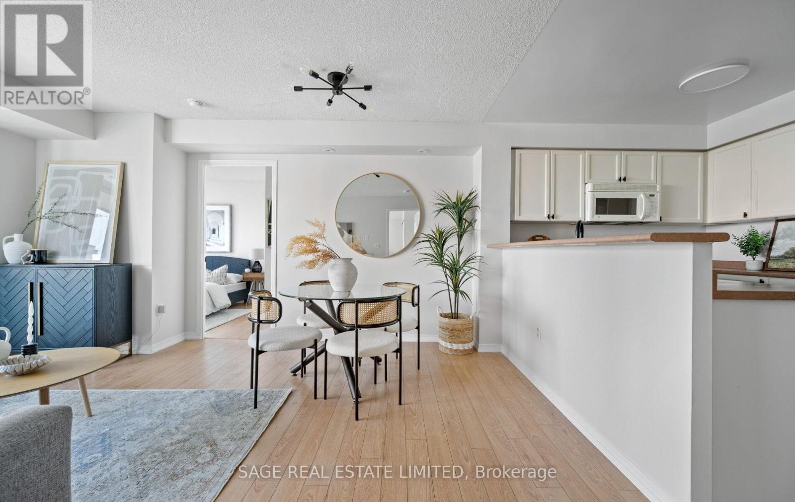 1008 - 15 Michael Power Place, Toronto, Ontario  M9A 5G4 - Photo 7 - W12964588