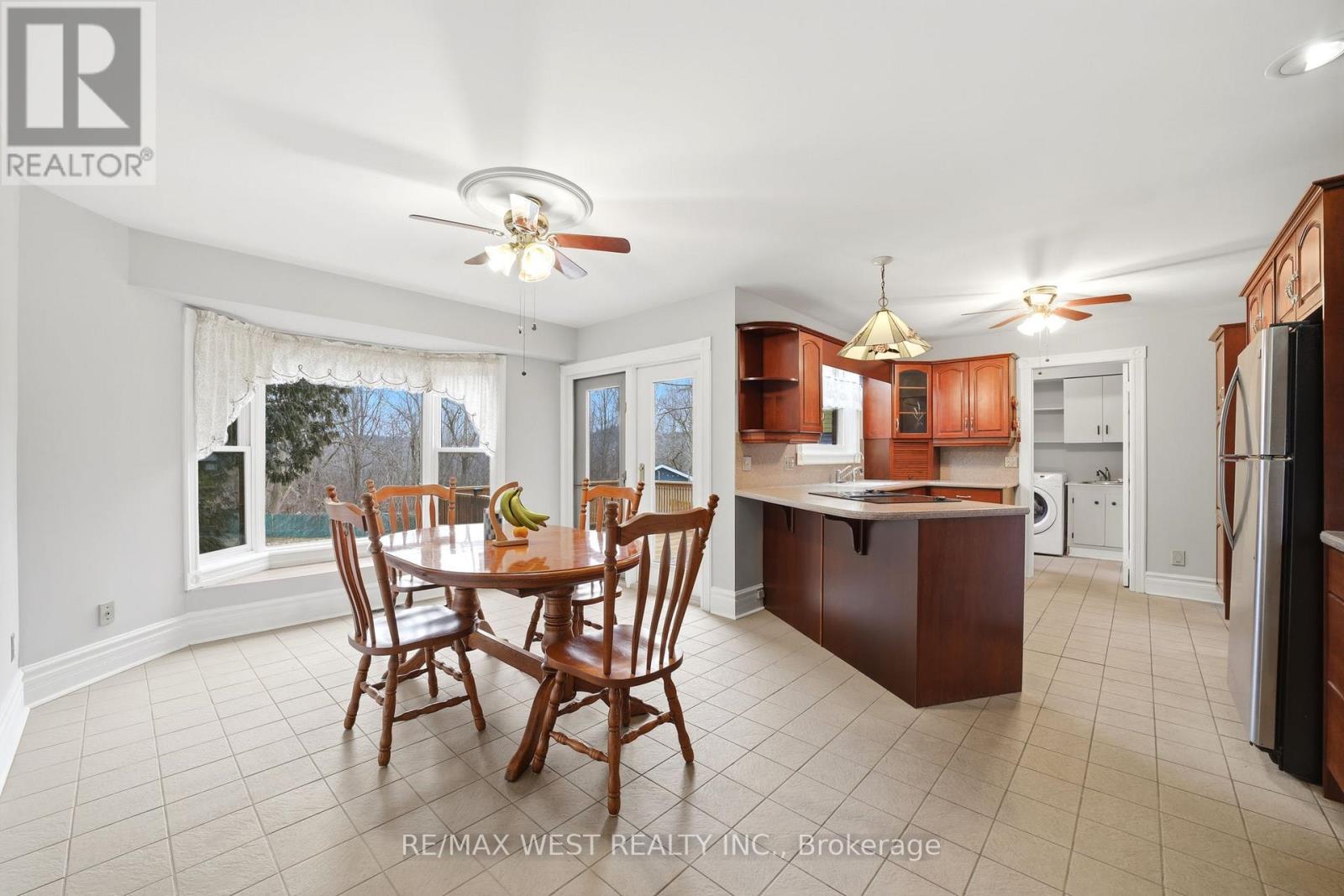 15637 Mclaughlin Road, Caledon, Ontario  L7C 1L9 - Photo 3 - W12964598