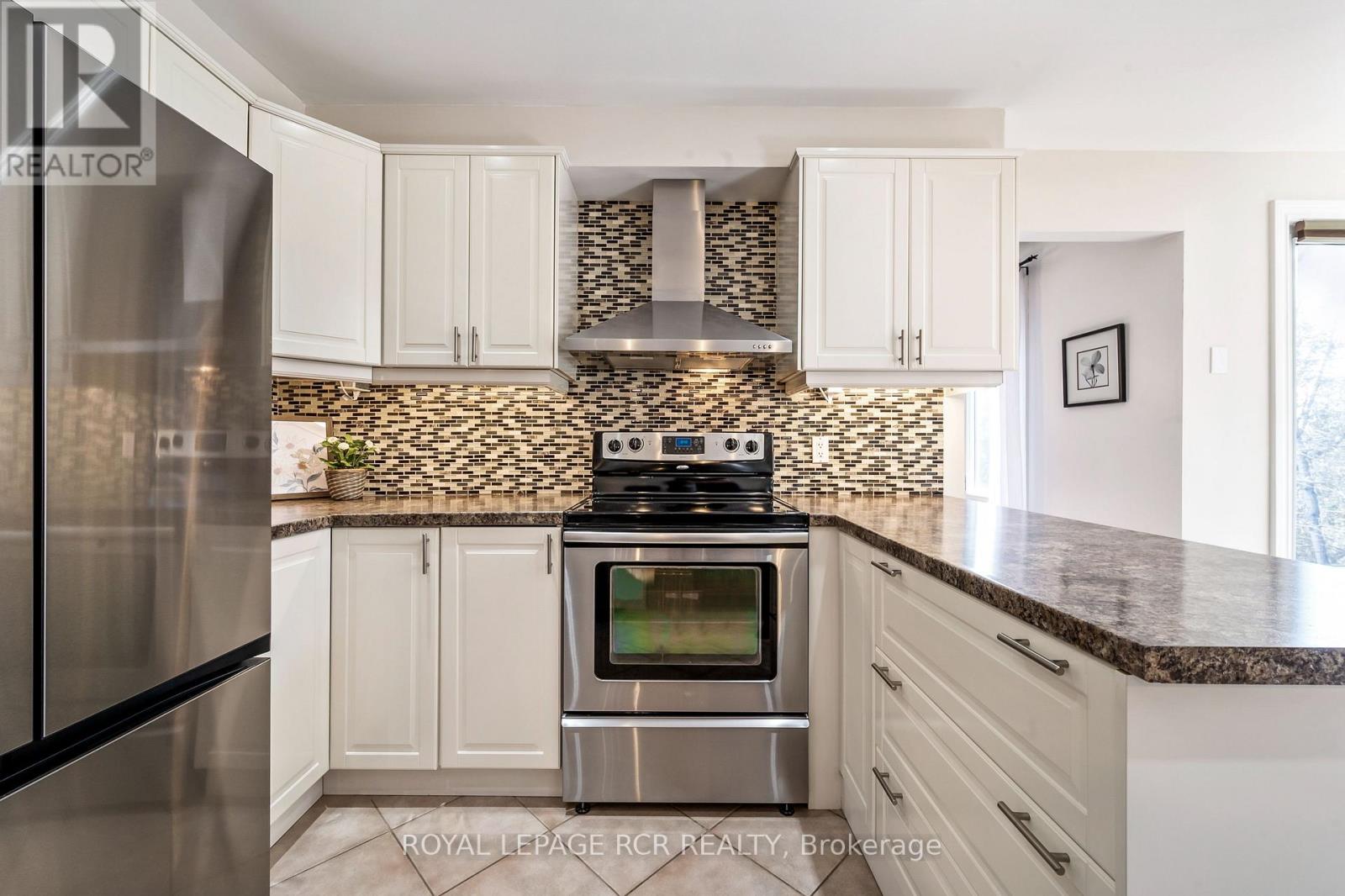 95 Meadow Drive, Orangeville, Ontario  L9W 4K8 - Photo 14 - W12964620