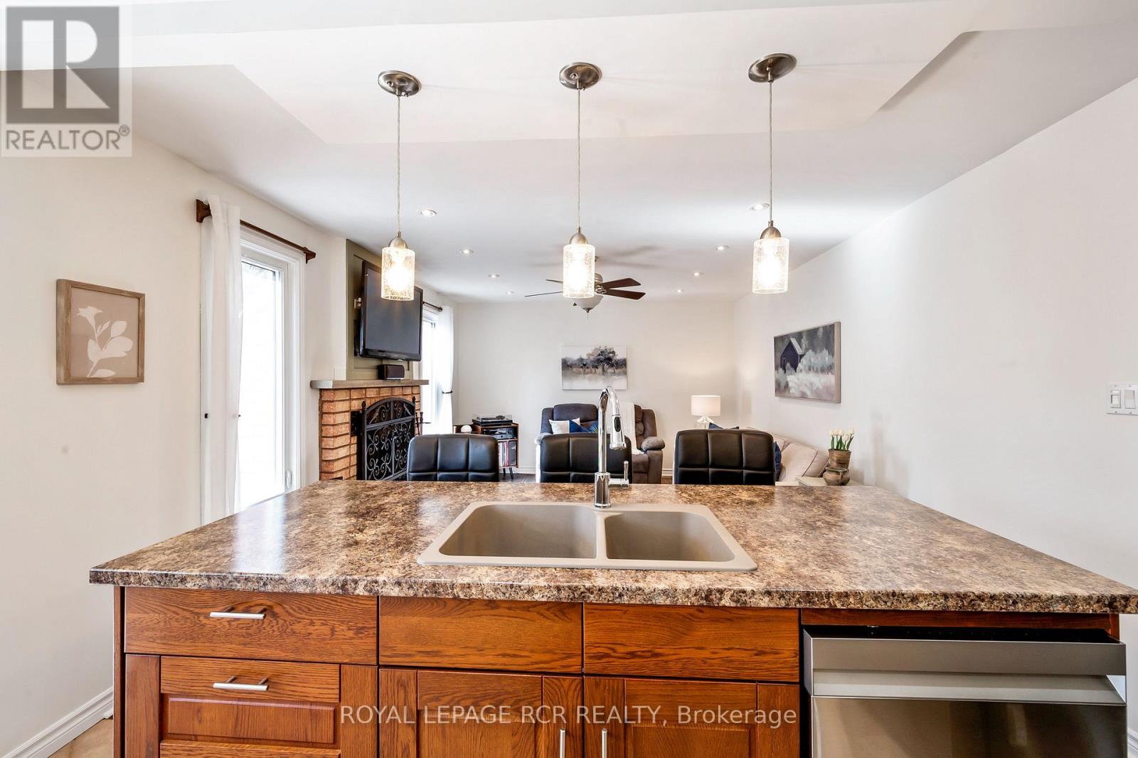 95 Meadow Drive, Orangeville, Ontario  L9W 4K8 - Photo 17 - W12964620