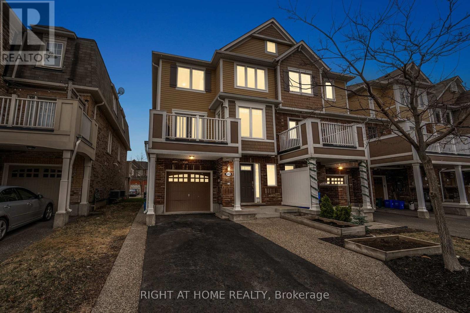 525 Cavanagh Lane, Milton, Ontario  L9T 8G4 - Photo 2 - W12964700