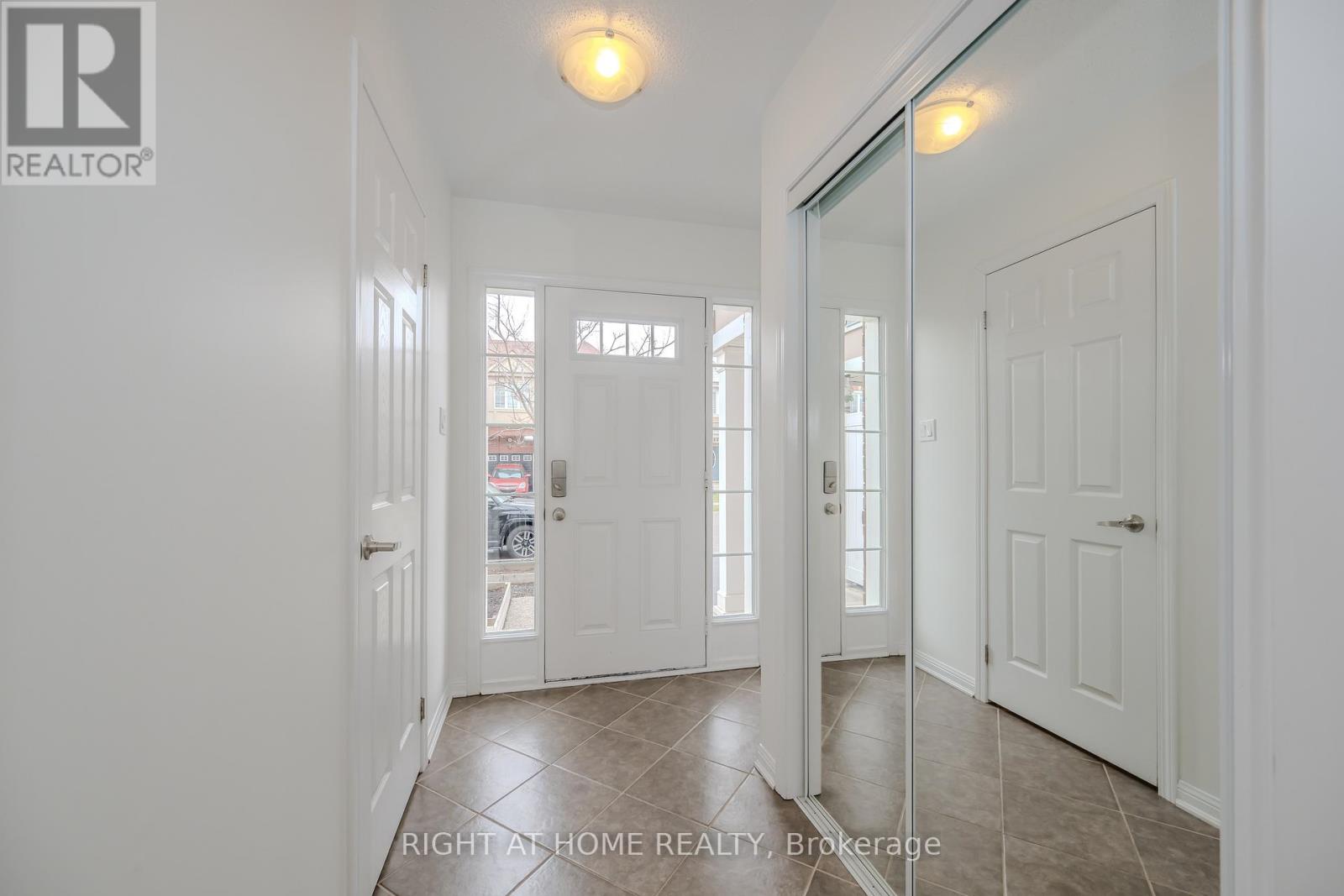 525 Cavanagh Lane, Milton, Ontario  L9T 8G4 - Photo 23 - W12964700