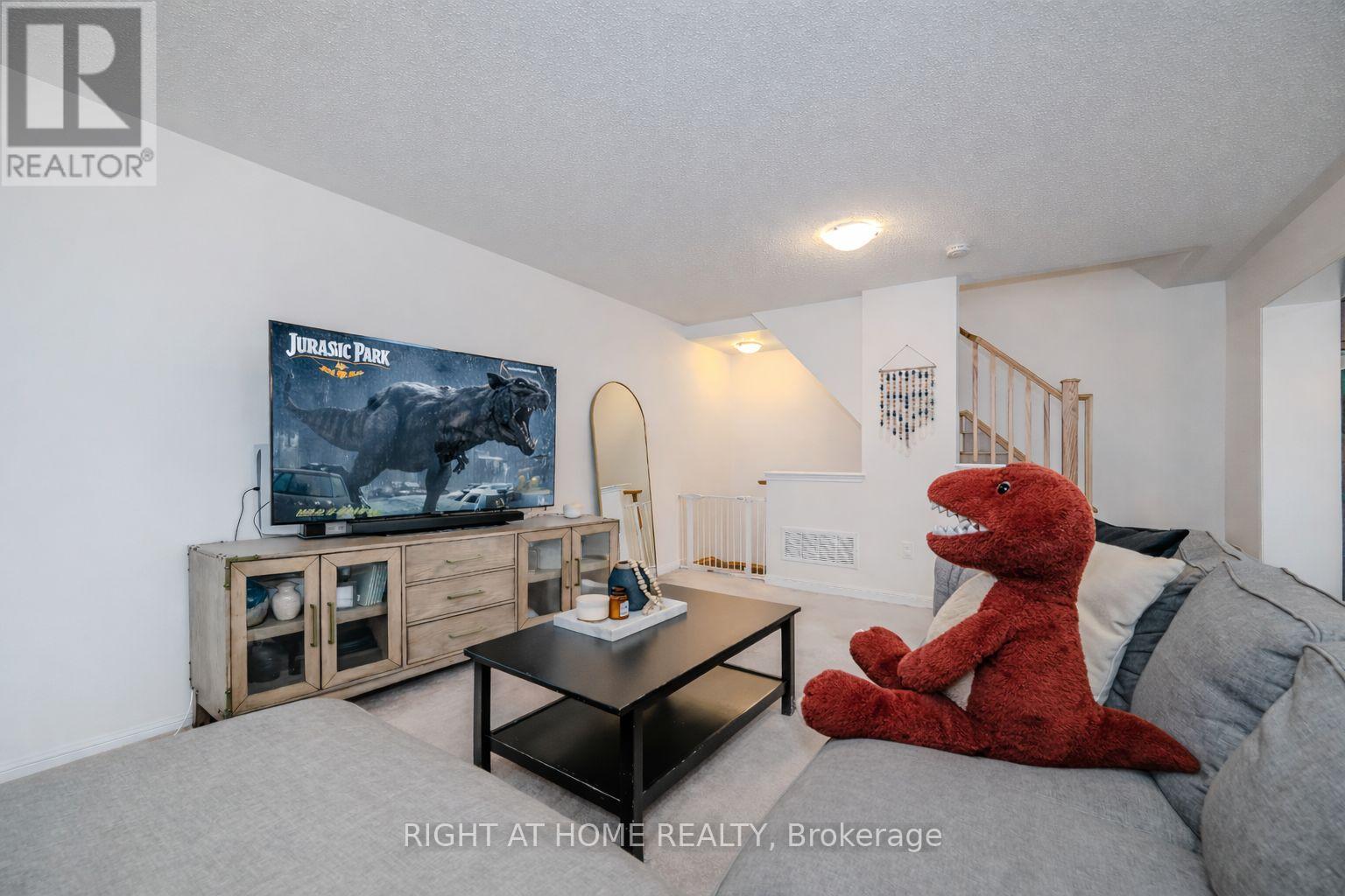 525 Cavanagh Lane, Milton, Ontario  L9T 8G4 - Photo 3 - W12964700