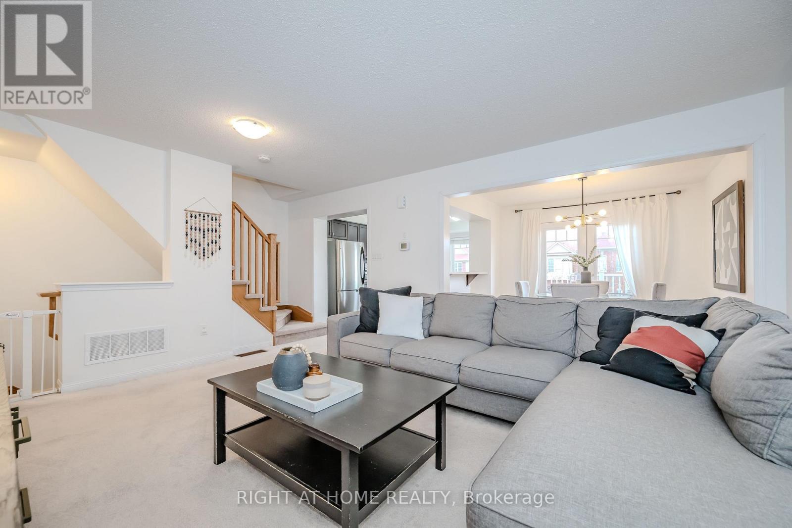 525 Cavanagh Lane, Milton, Ontario  L9T 8G4 - Photo 4 - W12964700