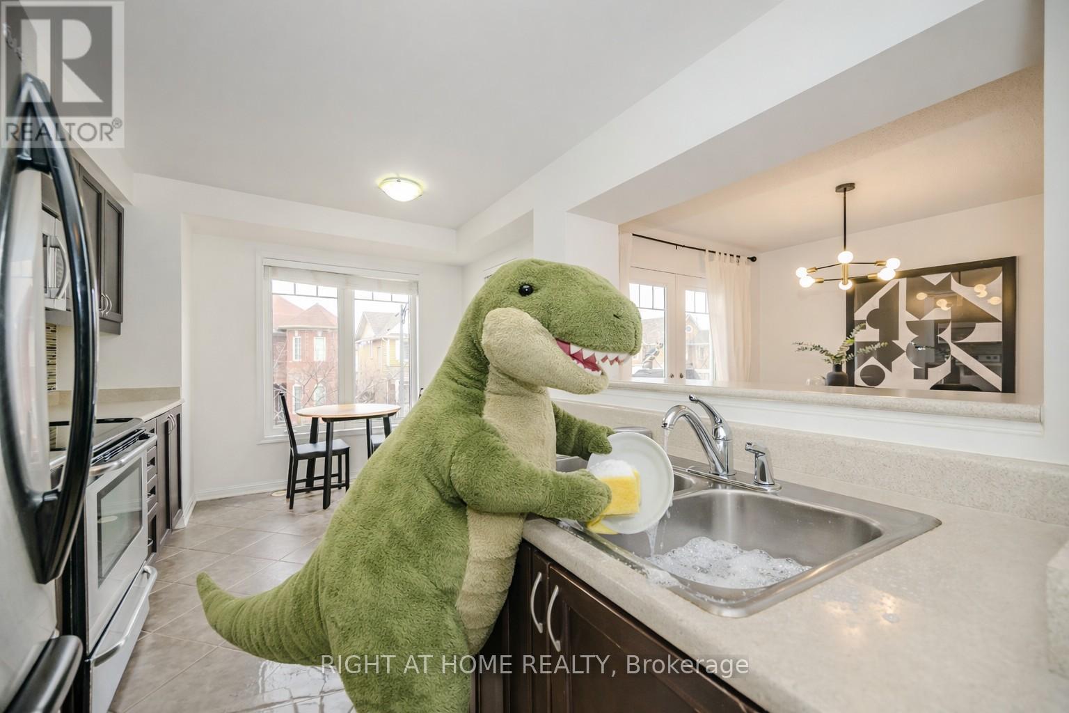 525 Cavanagh Lane, Milton, Ontario  L9T 8G4 - Photo 9 - W12964700