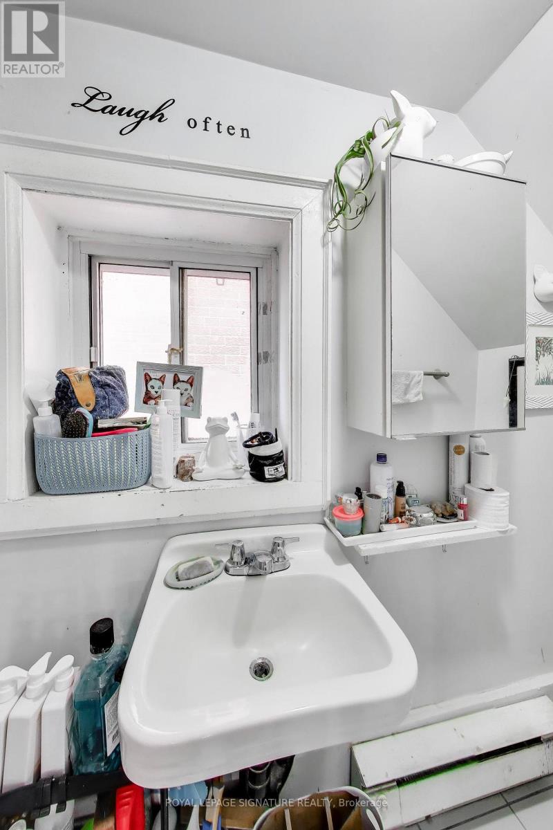 300 Concord Avenue, Toronto, Ontario  M6H 2P6 - Photo 20 - W12964712