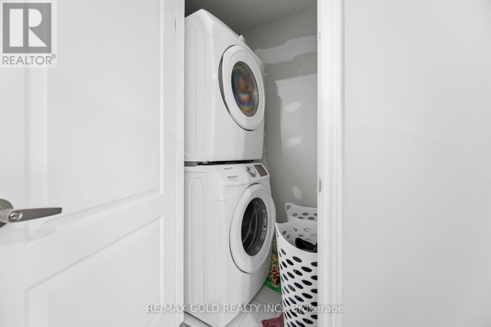 72 Midsummer Drive, Brampton, Ontario  L6P 3E4 - Photo 32 - W12964720