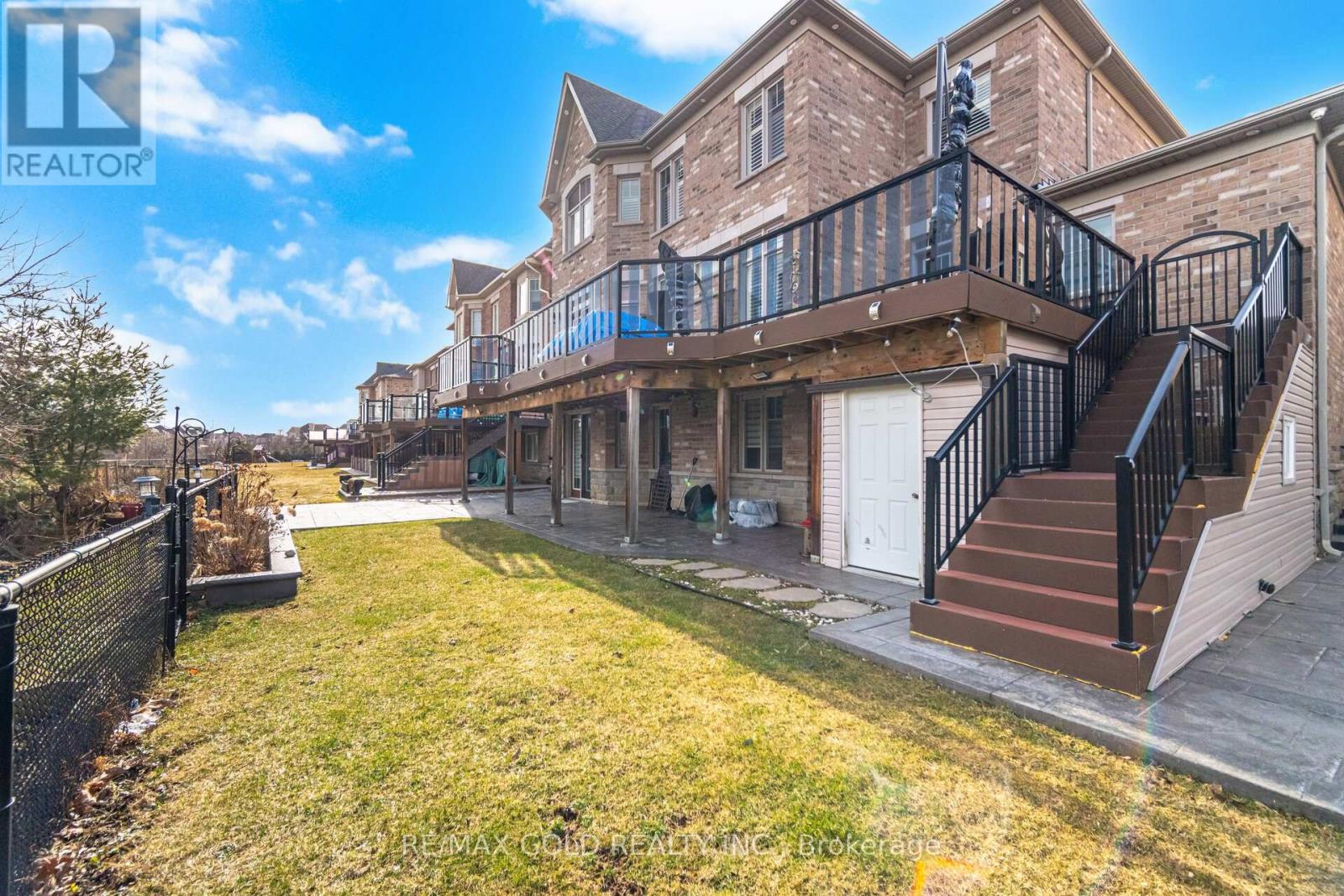 72 Midsummer Drive, Brampton, Ontario  L6P 3E4 - Photo 33 - W12964720