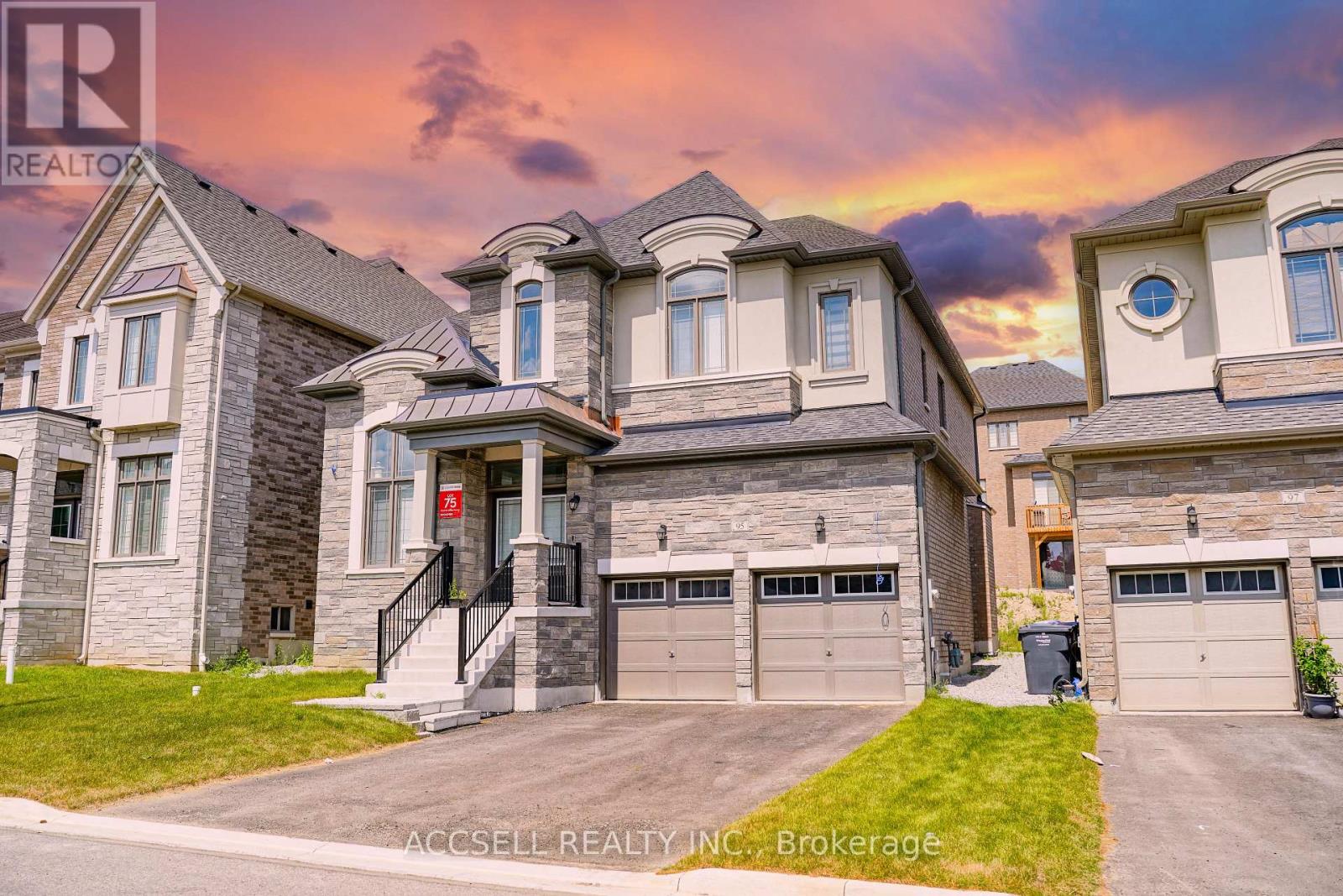 95 James Walker Avenue, Caledon, Ontario  L7C 4N1 - Photo 3 - W12964724