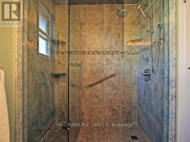 34 Agar Crescent, Toronto, Ontario  M9B 5A6 - Photo 12 - W12964736