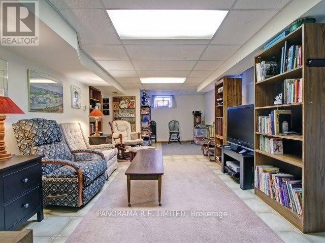 34 Agar Crescent, Toronto, Ontario  M9B 5A6 - Photo 13 - W12964736