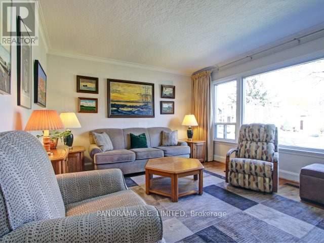 34 Agar Crescent, Toronto, Ontario  M9B 5A6 - Photo 2 - W12964736