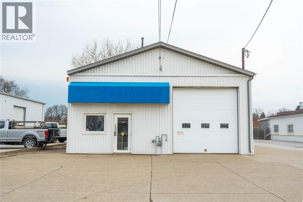 768 Confederation Street, Sarnia, Ontario  N7T 2E3 - Photo 2 - 26007228