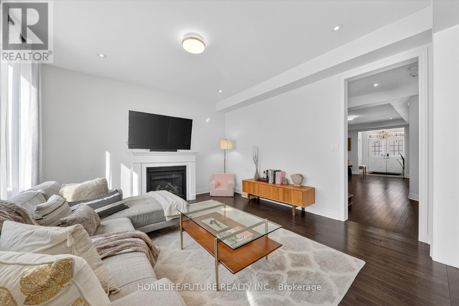 1016 Poppy Lane, Newmarket (Stonehaven-Wyndham), Ontario  L3X 3H6 - Photo 10 - N12962184