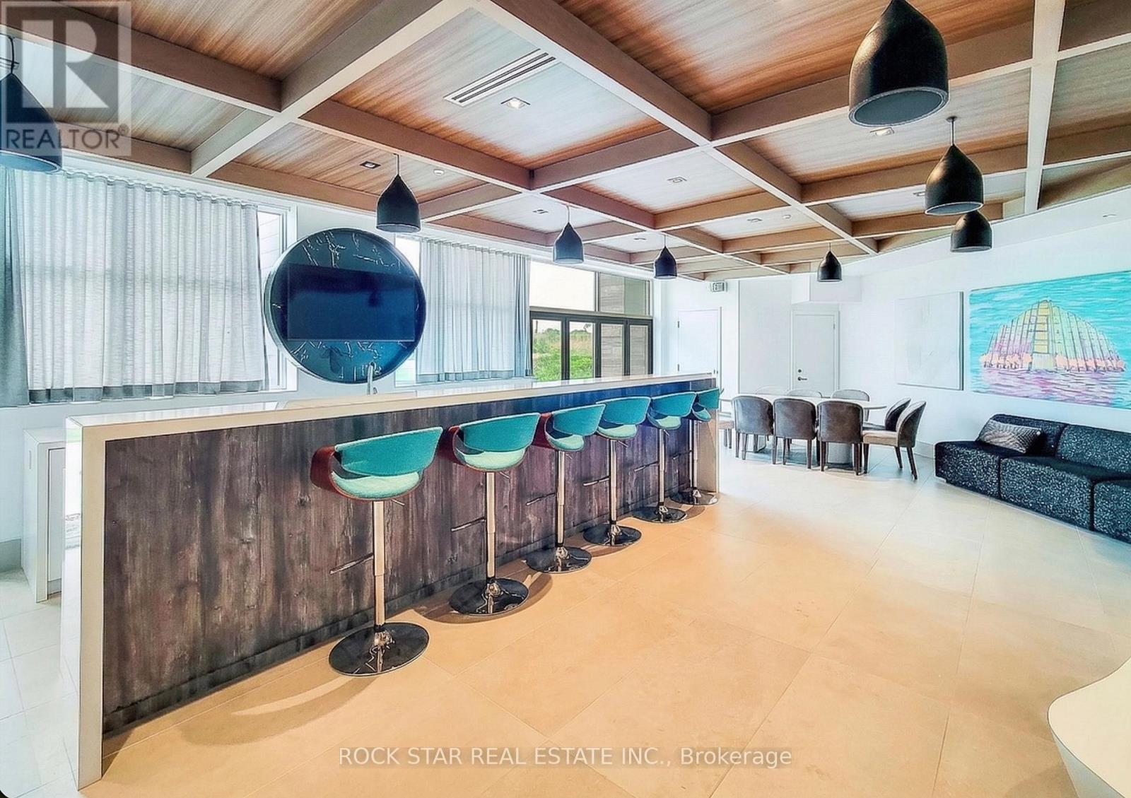 417 - 600 North Service Road, Hamilton, Ontario  L8E 5A7 - Photo 2 - X12964298