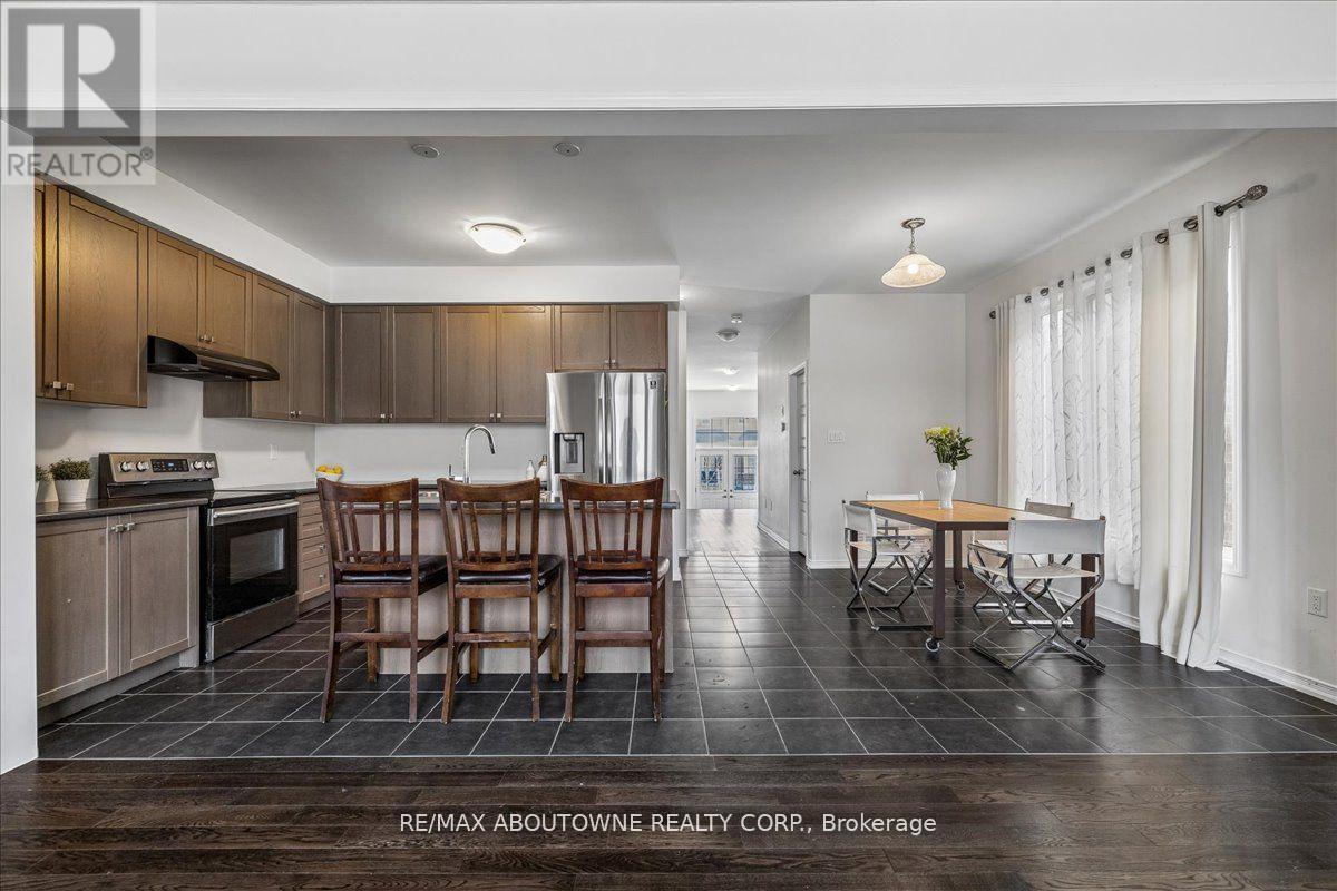 7608 Tupelo Crescent, Niagara Falls, Ontario  L2H 3S5 - Photo 4 - X12964330