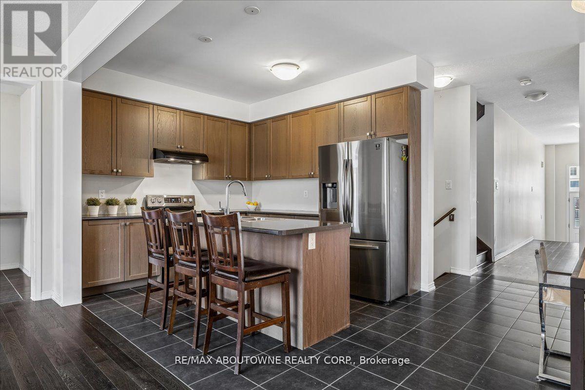 7608 Tupelo Crescent, Niagara Falls, Ontario  L2H 3S5 - Photo 5 - X12964330