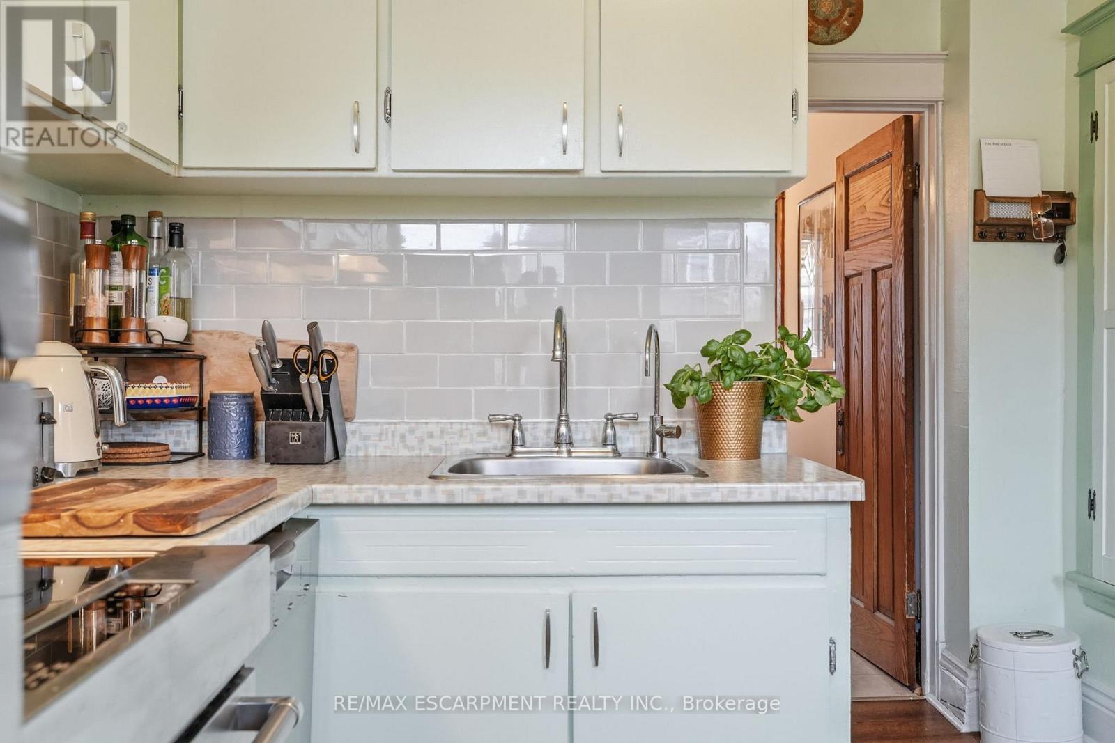 1 Rutherford Avenue, Hamilton, Ontario  L8M 1Y3 - Photo 10 - X12964374