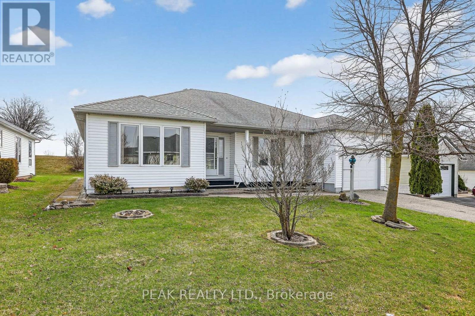 39 SUMMIT CRESCENT, Wilmot, Ontario