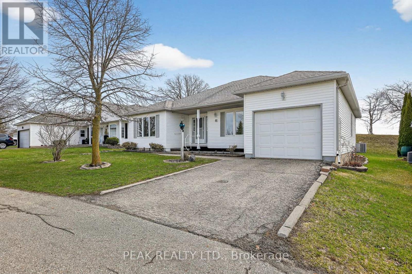 39 Summit Crescent, Wilmot, Ontario  N3A 2G4 - Photo 2 - X12964394