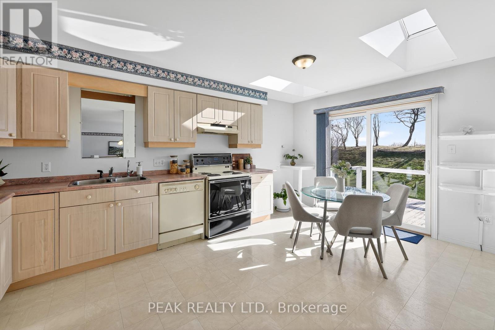 39 Summit Crescent, Wilmot, Ontario  N3A 2G4 - Photo 8 - X12964394